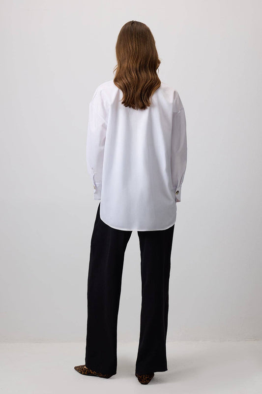 Camicia oversize in misto cotone con colletto a punta