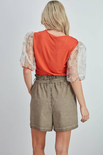 Pantaloncini elasticizzati con cintura
