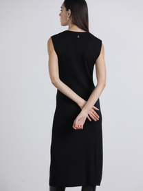 Abito midi nero con scollo a V