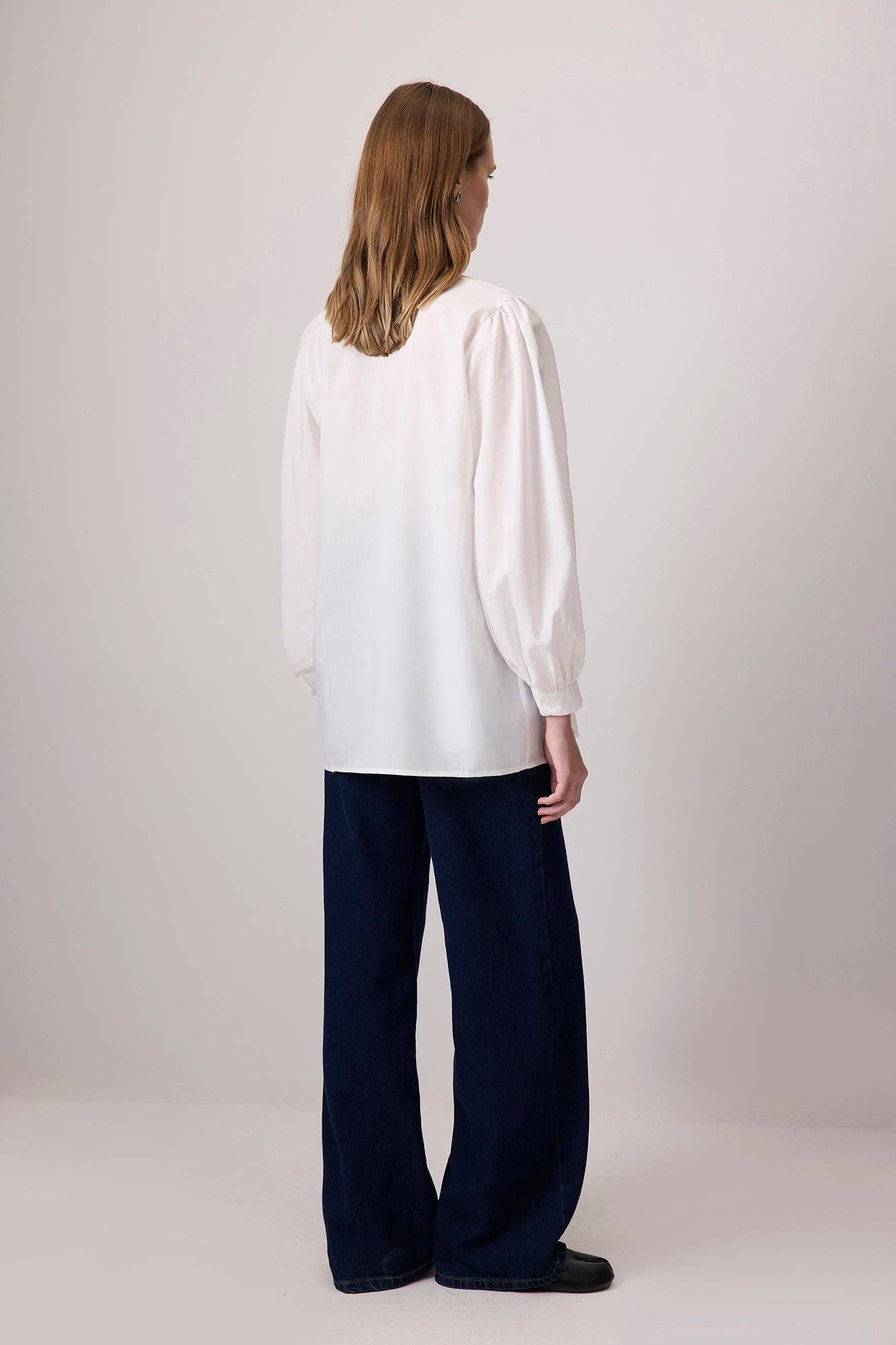 Camicia in cotone con rosellina al collo