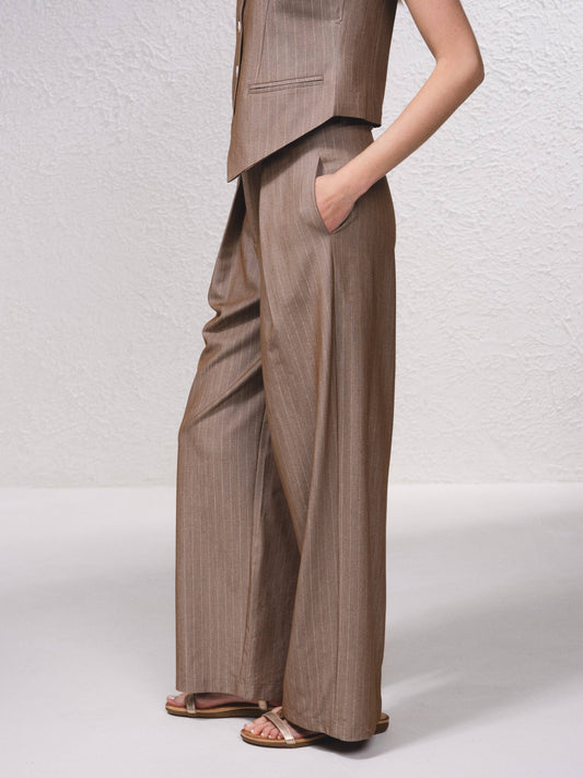 Pantaloni gessati ampi con pinces