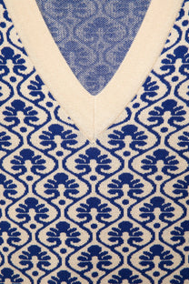 Maglione jacquard con motivo geometrico e scollo a V