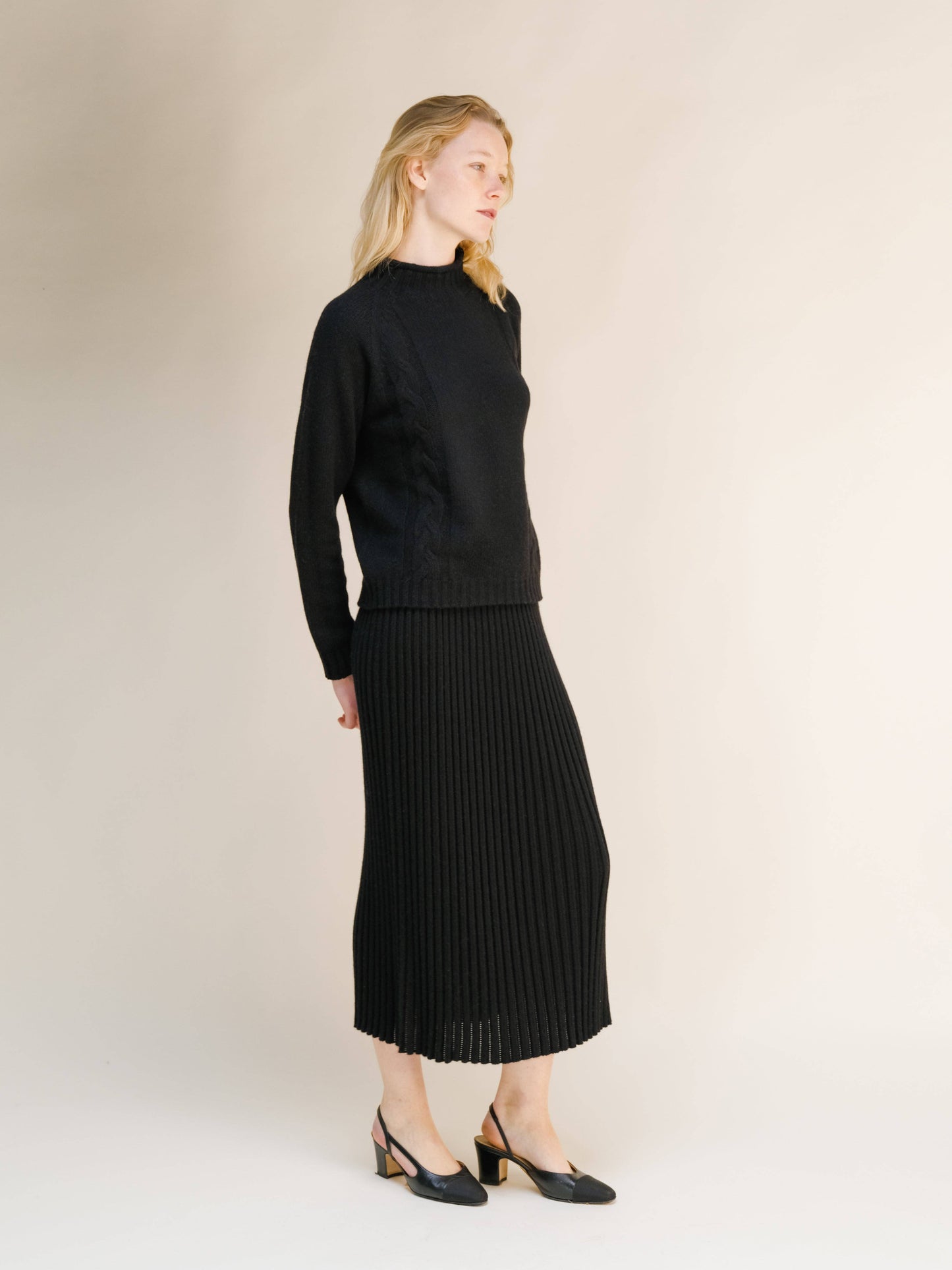 Gonna traforata in misto cashmere con maglia 3D