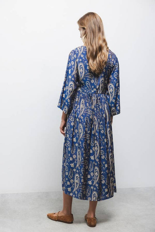 Vestito midi stampato con scollo a V e maniche a campana
