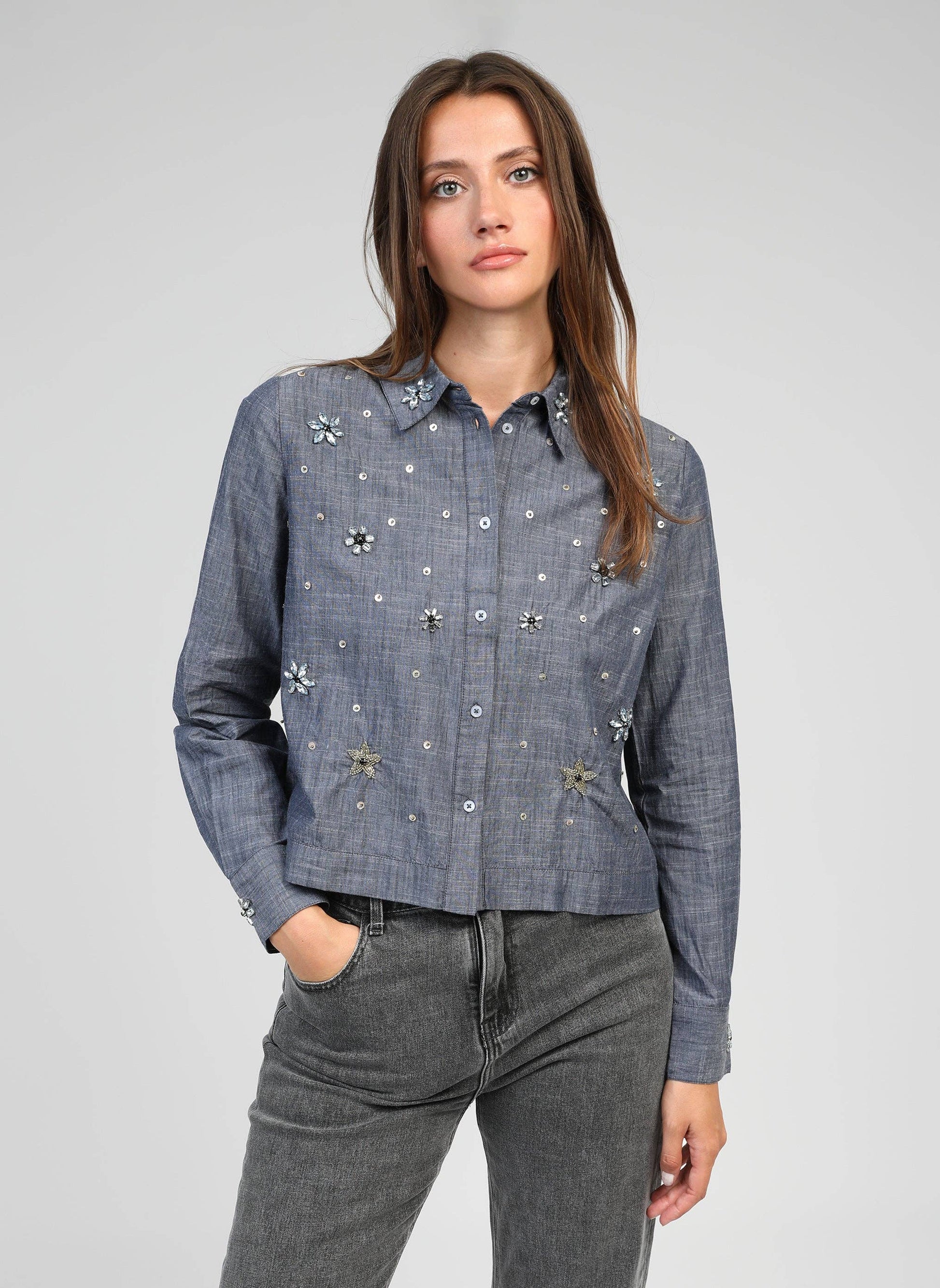 Camicia in denim Stelia con ricami e paillettes