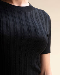 Maglia a maniche corte in misto viscosa con trecce 3D