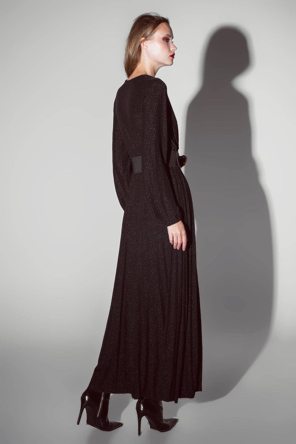 Abito lungo nero in lurex con scollo a V e cintura