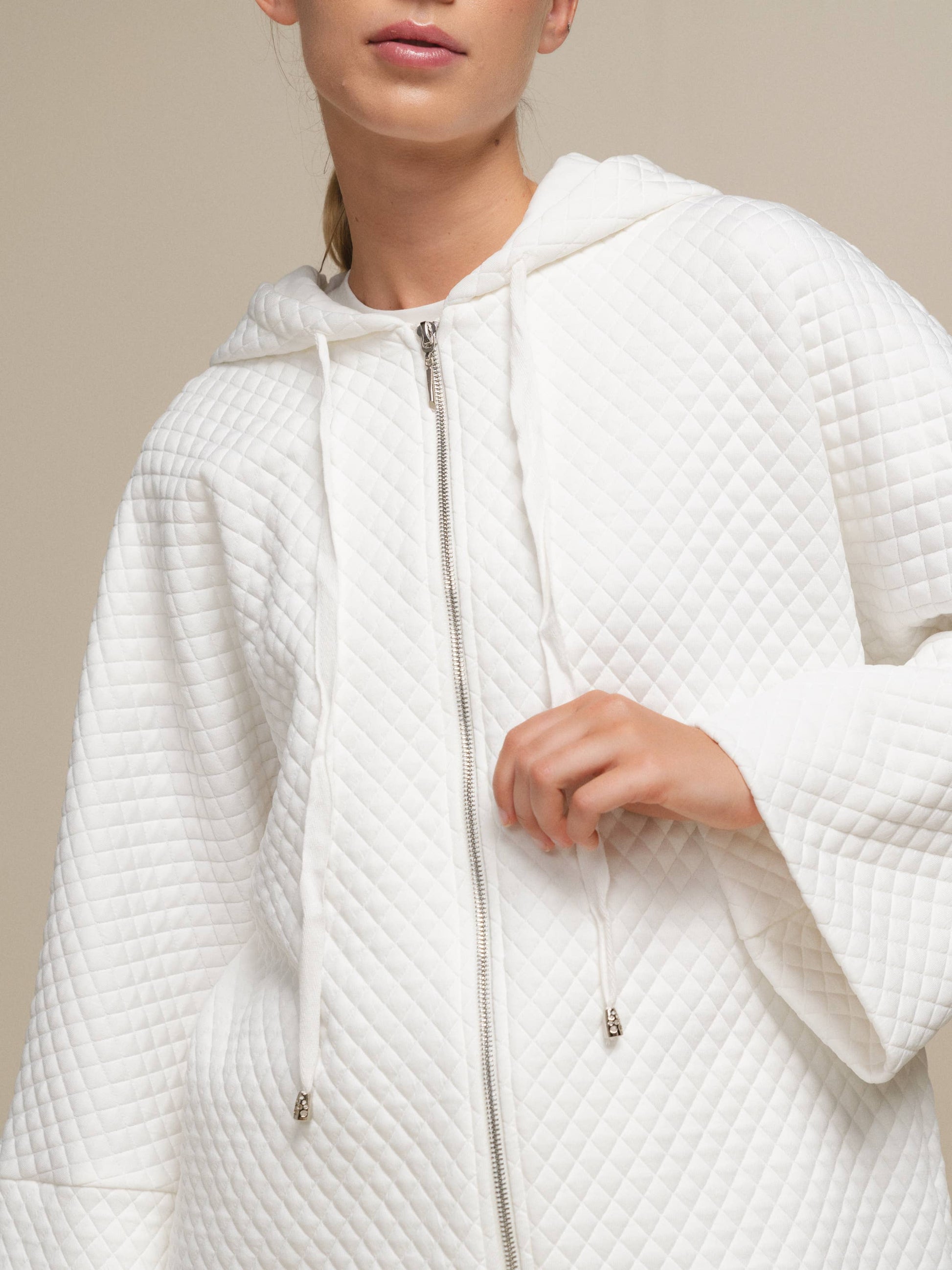 Cappotto donna trapuntato con cappuccio e zip