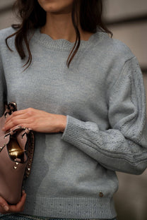 Maglia con maniche traforate e scollo tondo