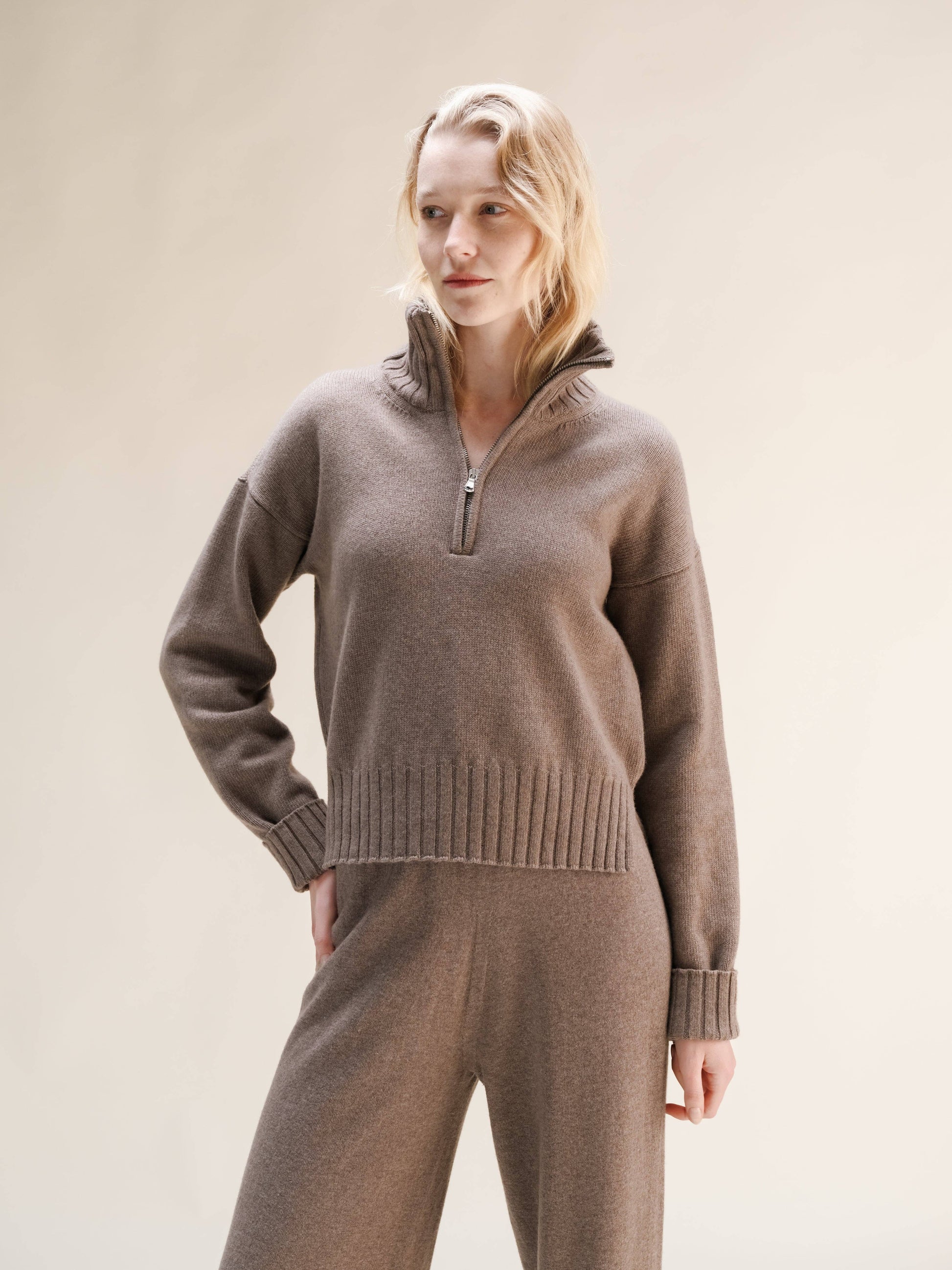 Maglione collo alto con zip in misto cashmere
