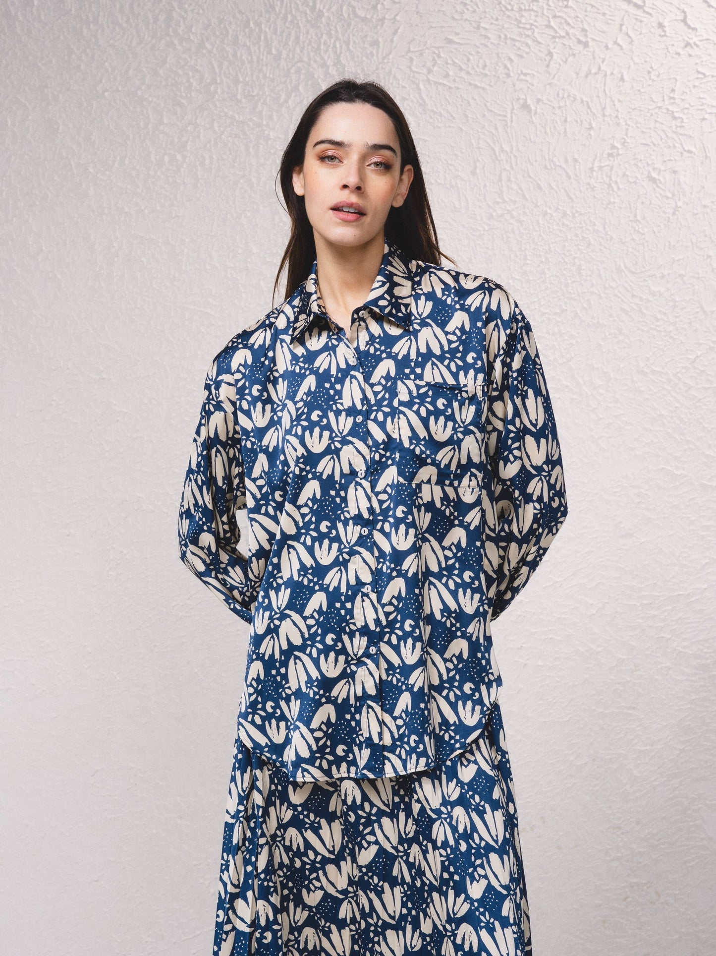 Blusa fluida in raso stampato