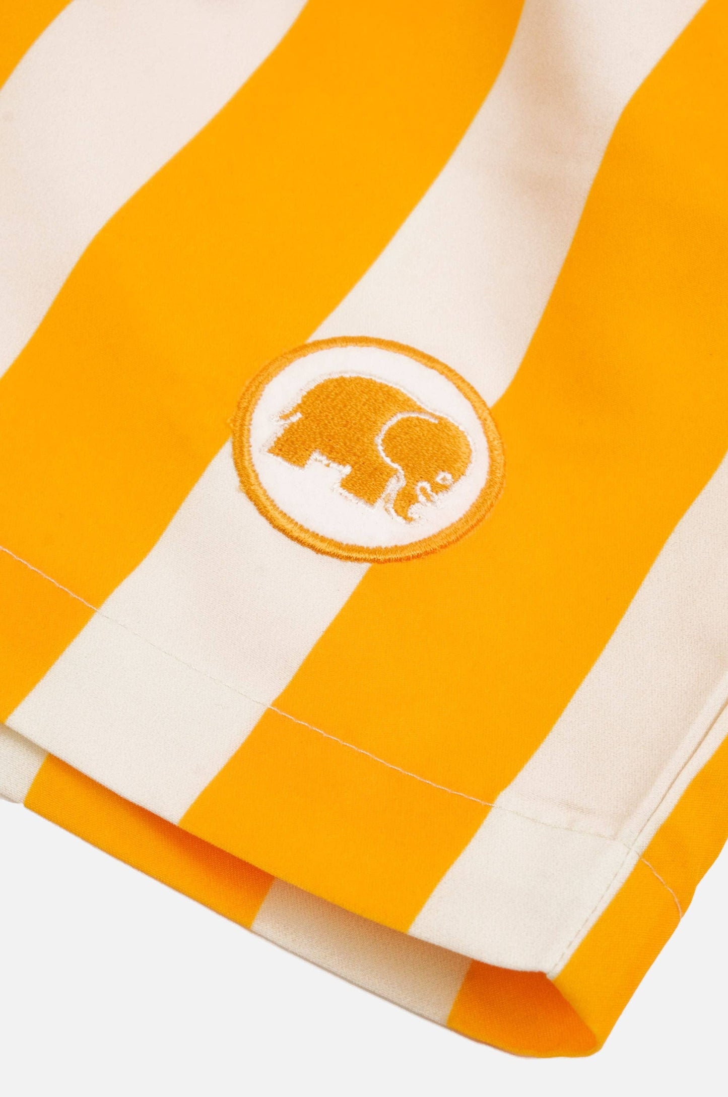 Costume da bagno uomo a righe giallo dorato in SEAQUAL® Yarn