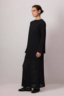 Abito lungo nero in crochet a maniche lunghe in misto cotone