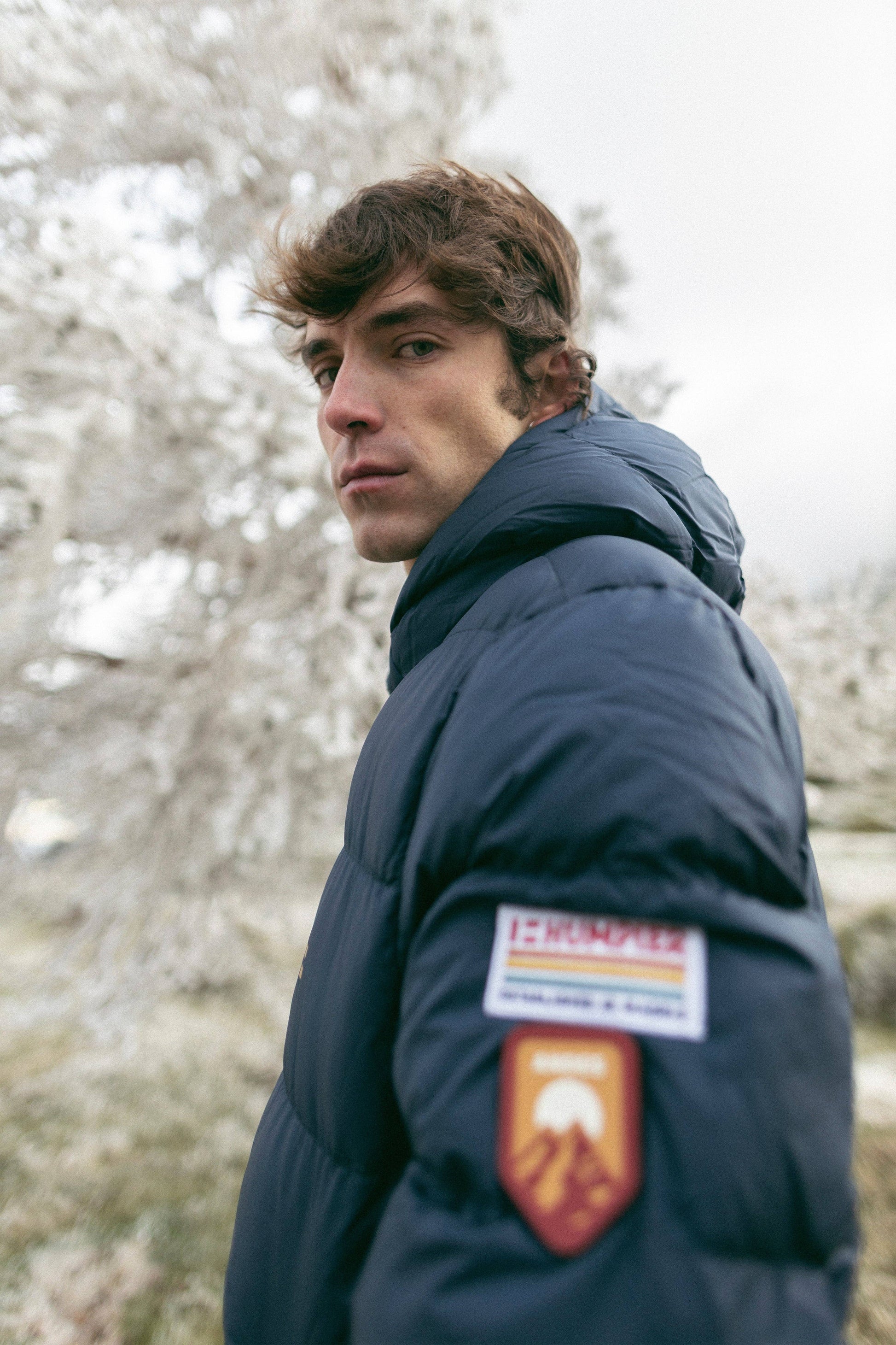 Cappotto imbottito blu navy in poliestere riciclato