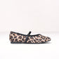 Ballerine in tessuto leopardato con cinturino