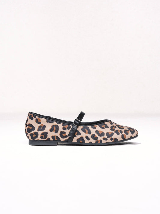 Ballerine in tessuto leopardato con cinturino