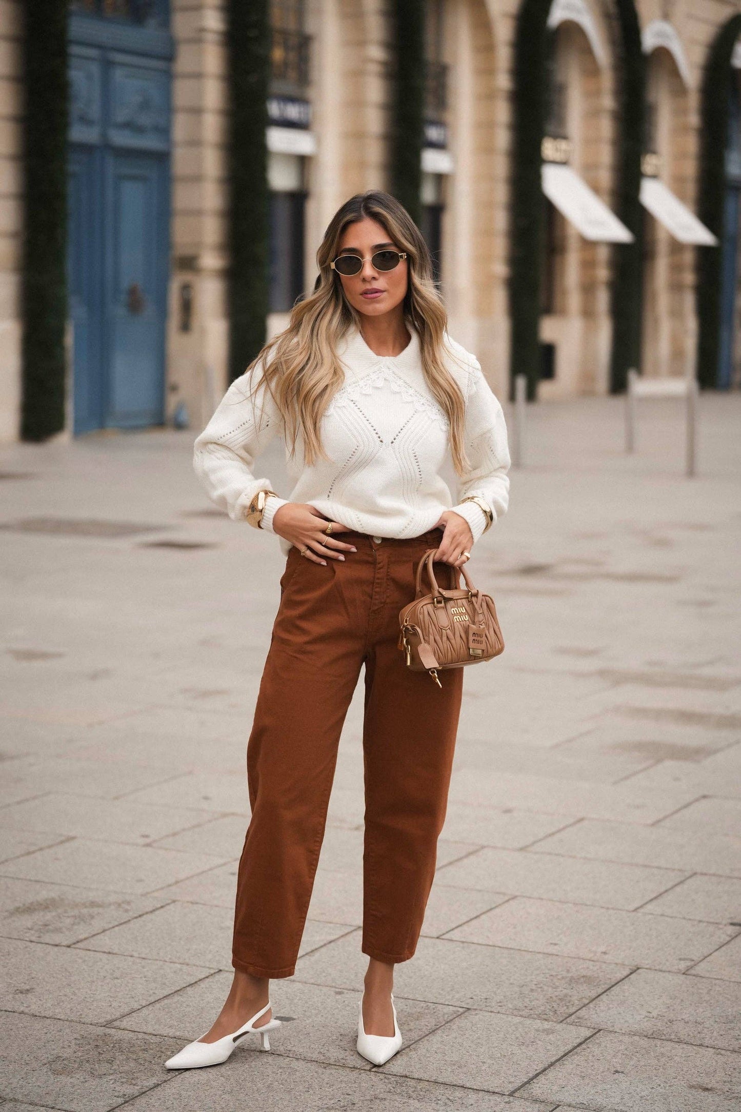 Maglione in maglia con scollo a V e colletto in pizzo