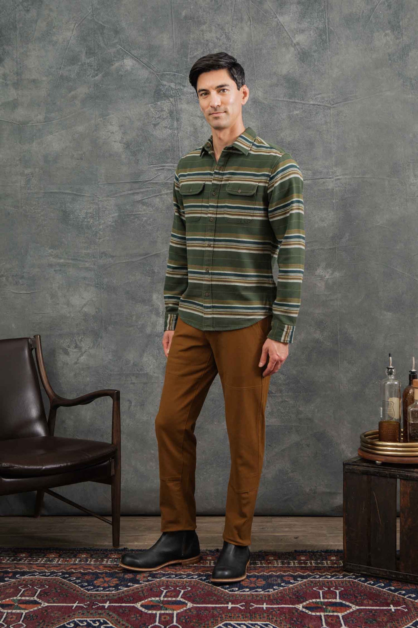 Camicia slim a righe in cotone spazzolato con doppie tasche