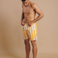 Costume da bagno uomo a righe giallo dorato in SEAQUAL® Yarn