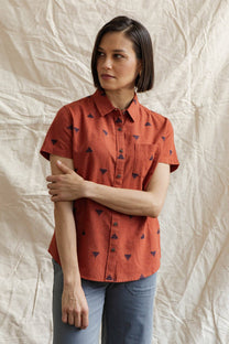 Camicia a maniche corte Lana con motivo piramidi color ruggine