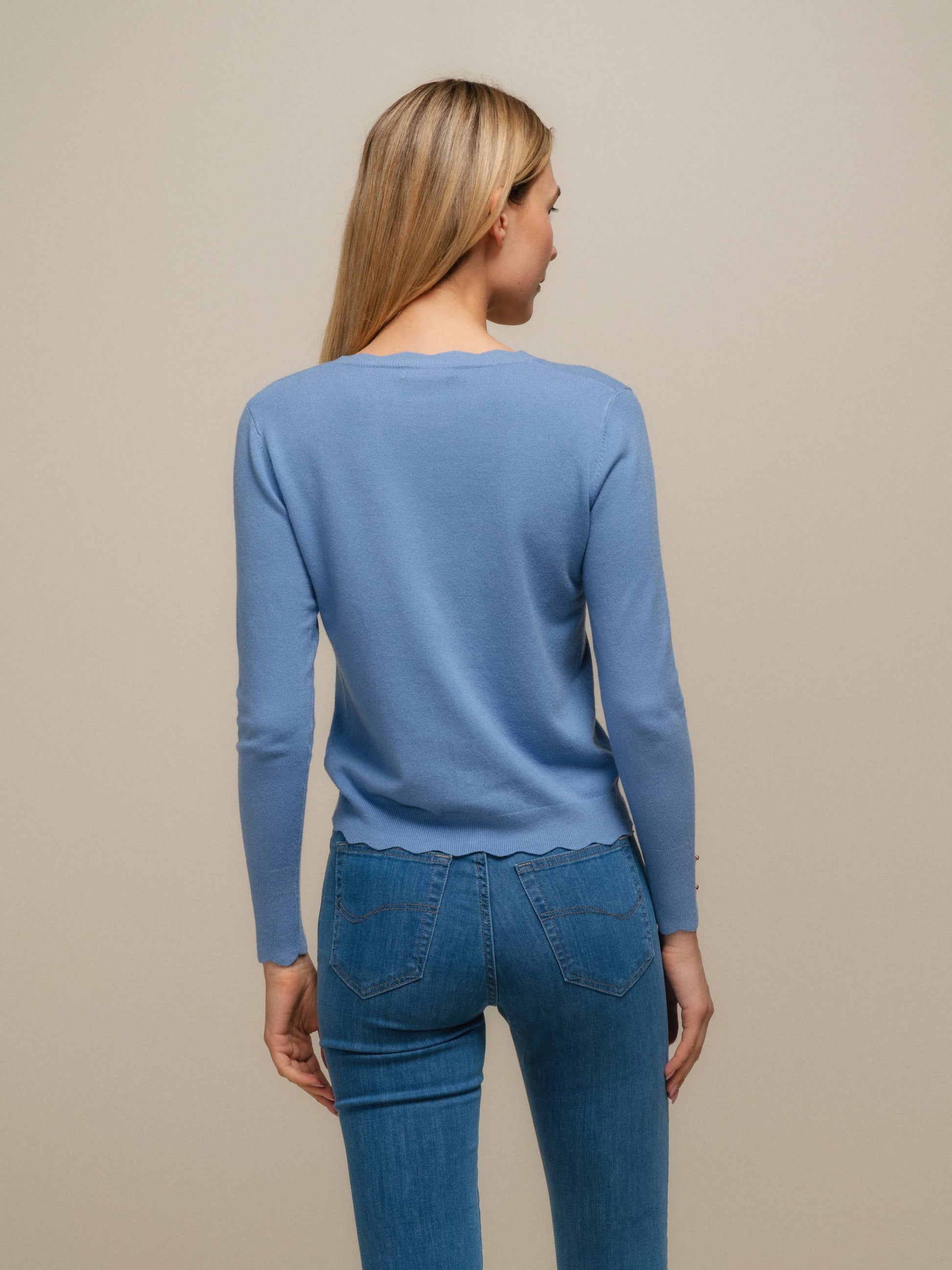 Cardigan in maglia con scollo a V smerlato