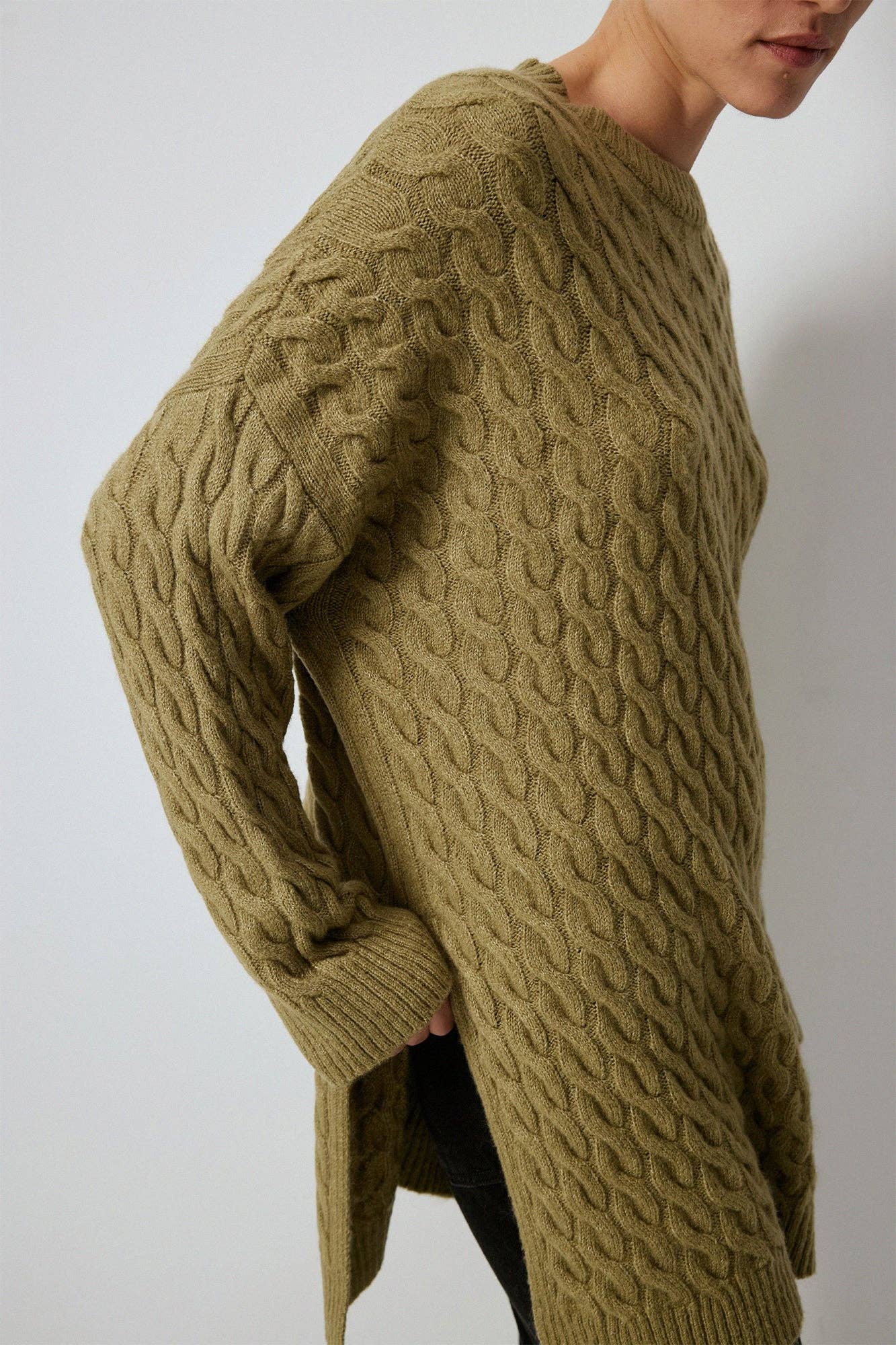 Maglione oversize a trecce verde oliva