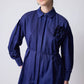 Camicia in cotone con cintura e applicazione a rosa blu navy