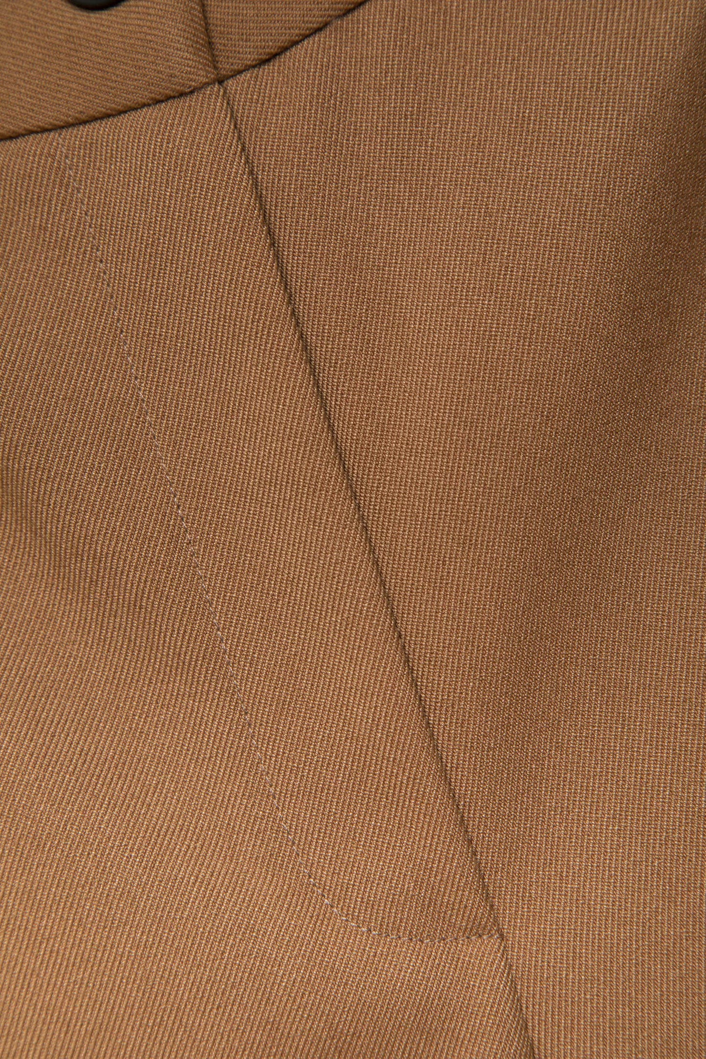 Pantaloni dritti minimal con tasche oblique