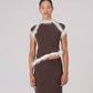Top asimmetrico con piume marrone