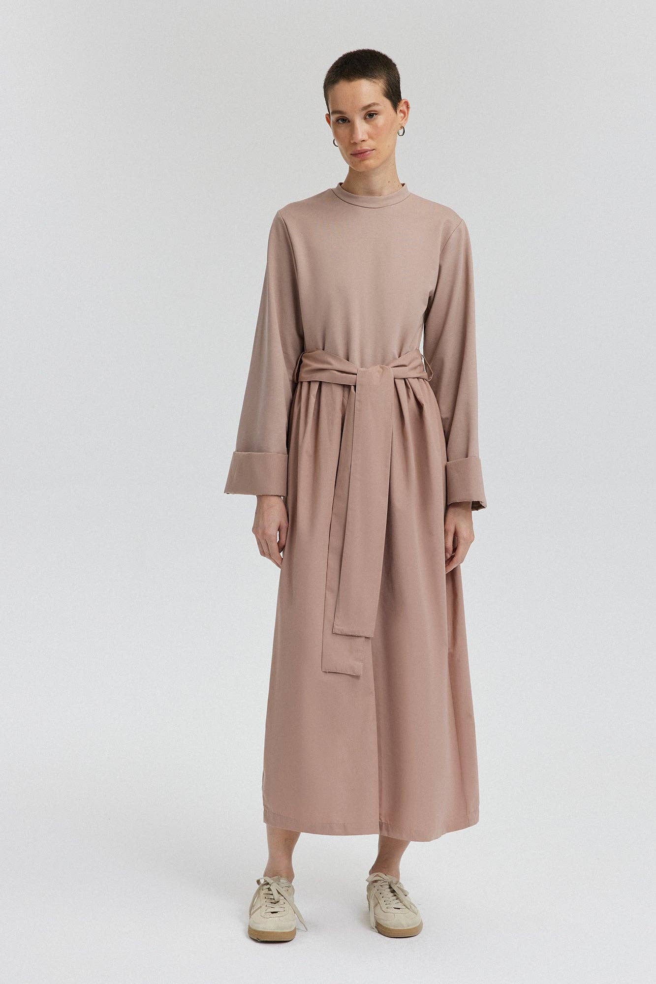 Tuta beige a gamba larga con cintura in misto cotone
