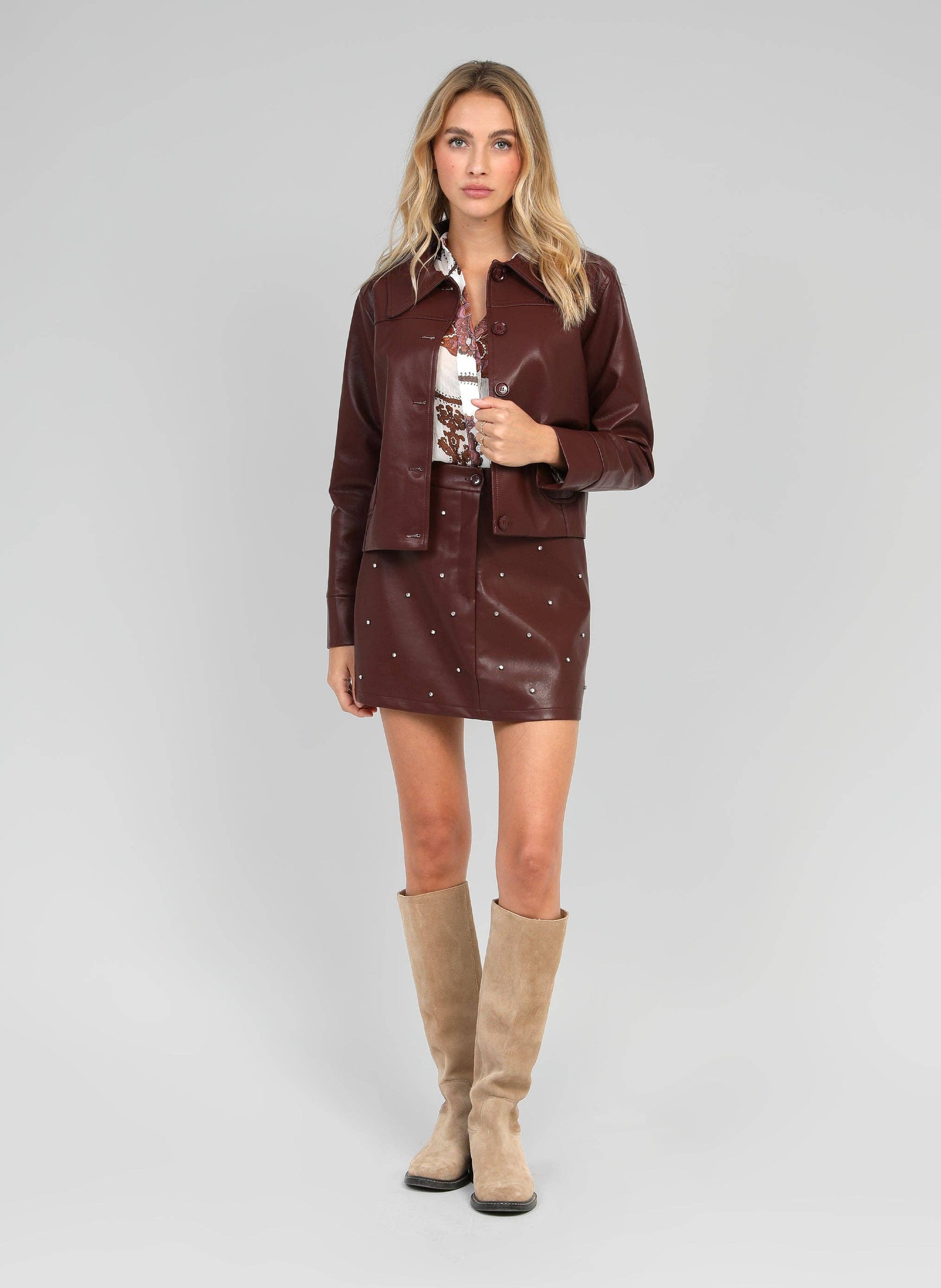 Giacca Claudiane in similpelle color vino
