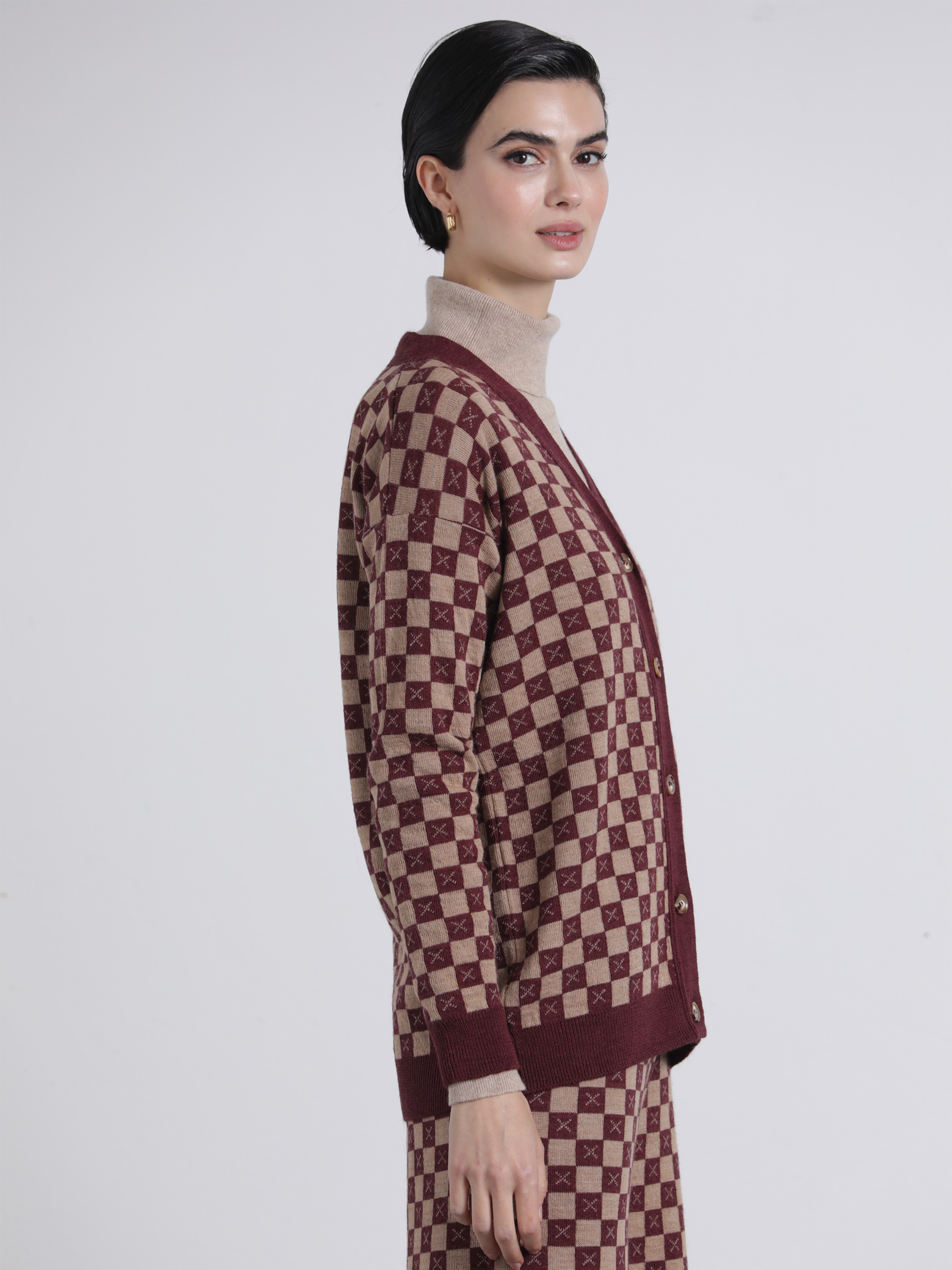 Cardigan jacquard bicolore con scollo a V