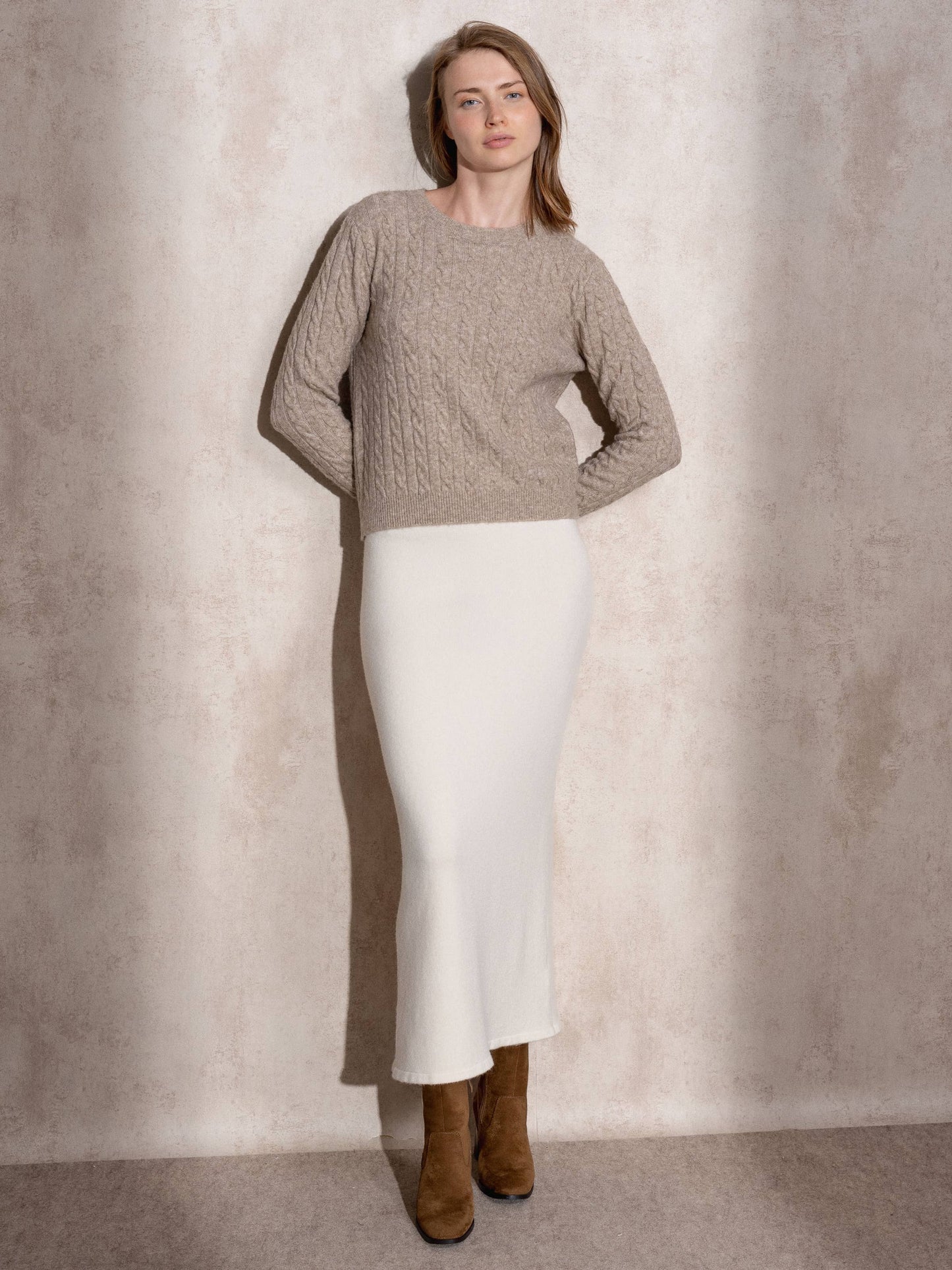 Maglione girocollo a trecce in maglia