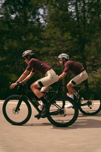 Culotte da ciclismo beige con bretelle