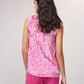 Blusa in raso stampato senza maniche con scollo a V