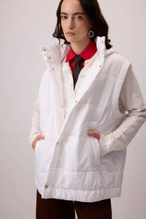 Gilet imbottito con cappuccio