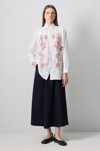 Camicia oversize bianca con ricami floreali