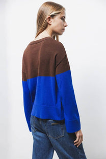Maglione a maglia bicolore con finiture a coste