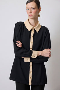 Camicia in crêpe bicolore con bottoni dorati
