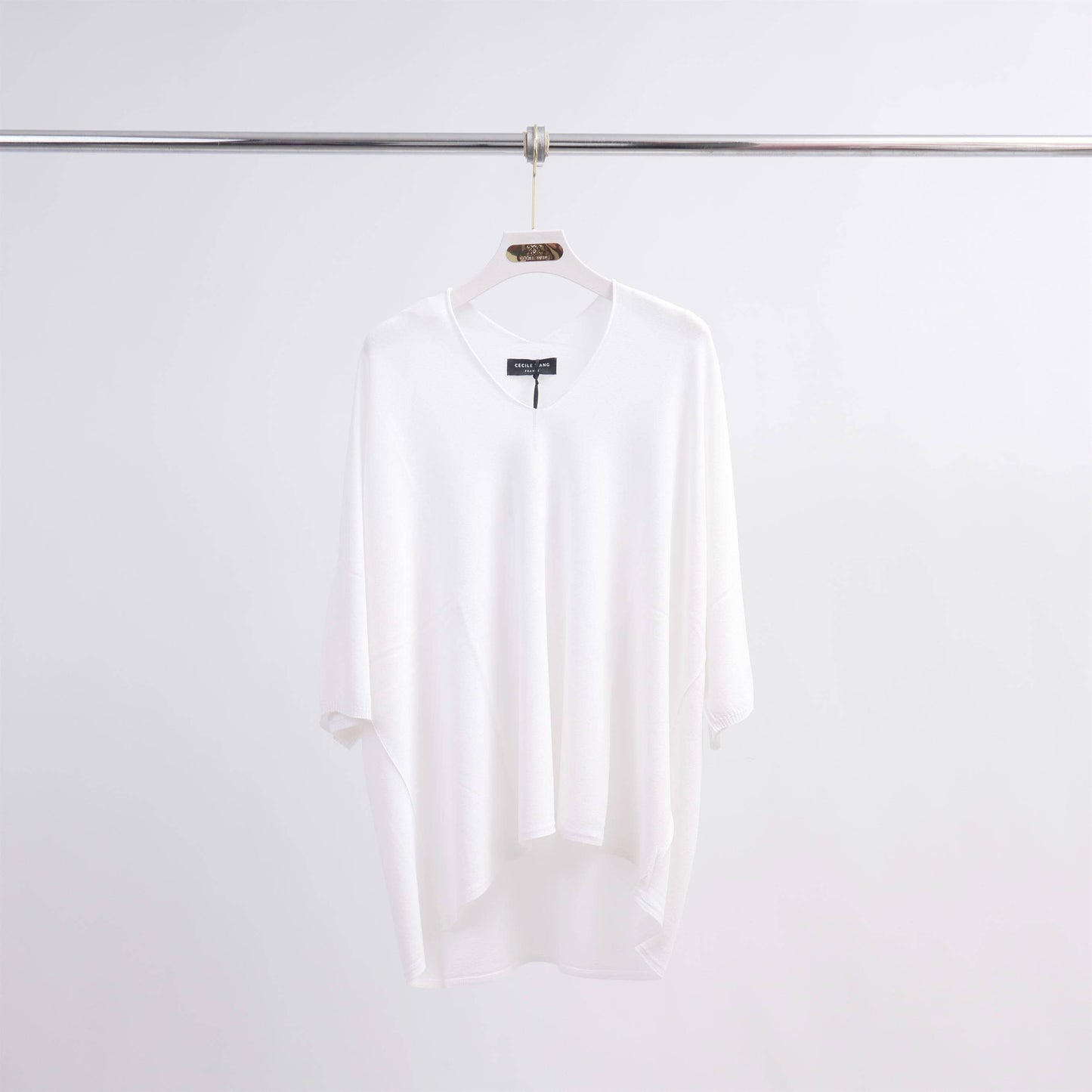 Maglione leggero a pipistrello con scollo a V