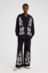 Bomber oversize nero ricamato con motivo floreale