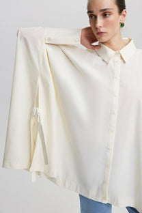 Camicia oversize asimmetrica in cotone con nastri
