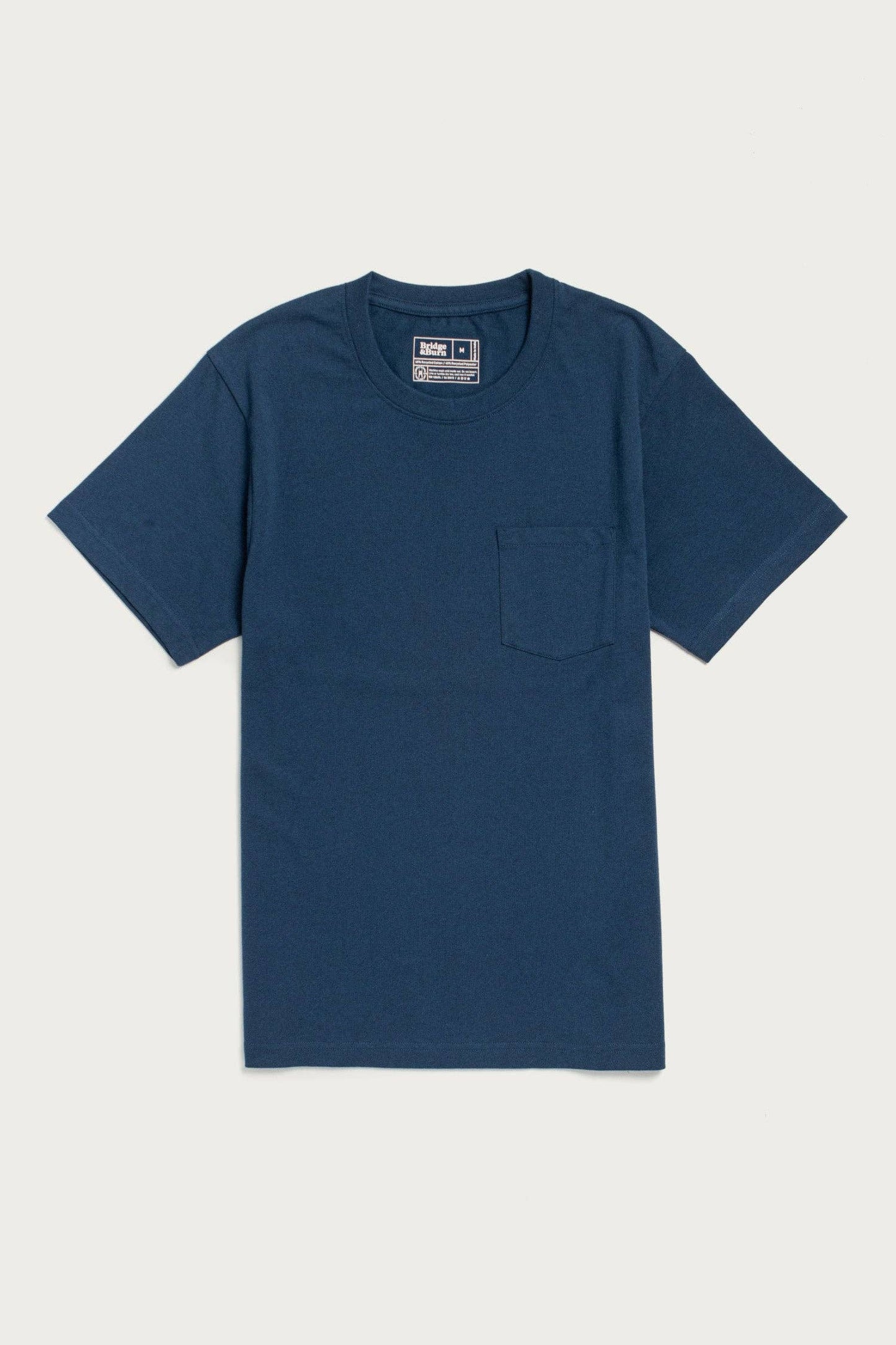 T-shirt sostenibile con taschino in cotone riciclato