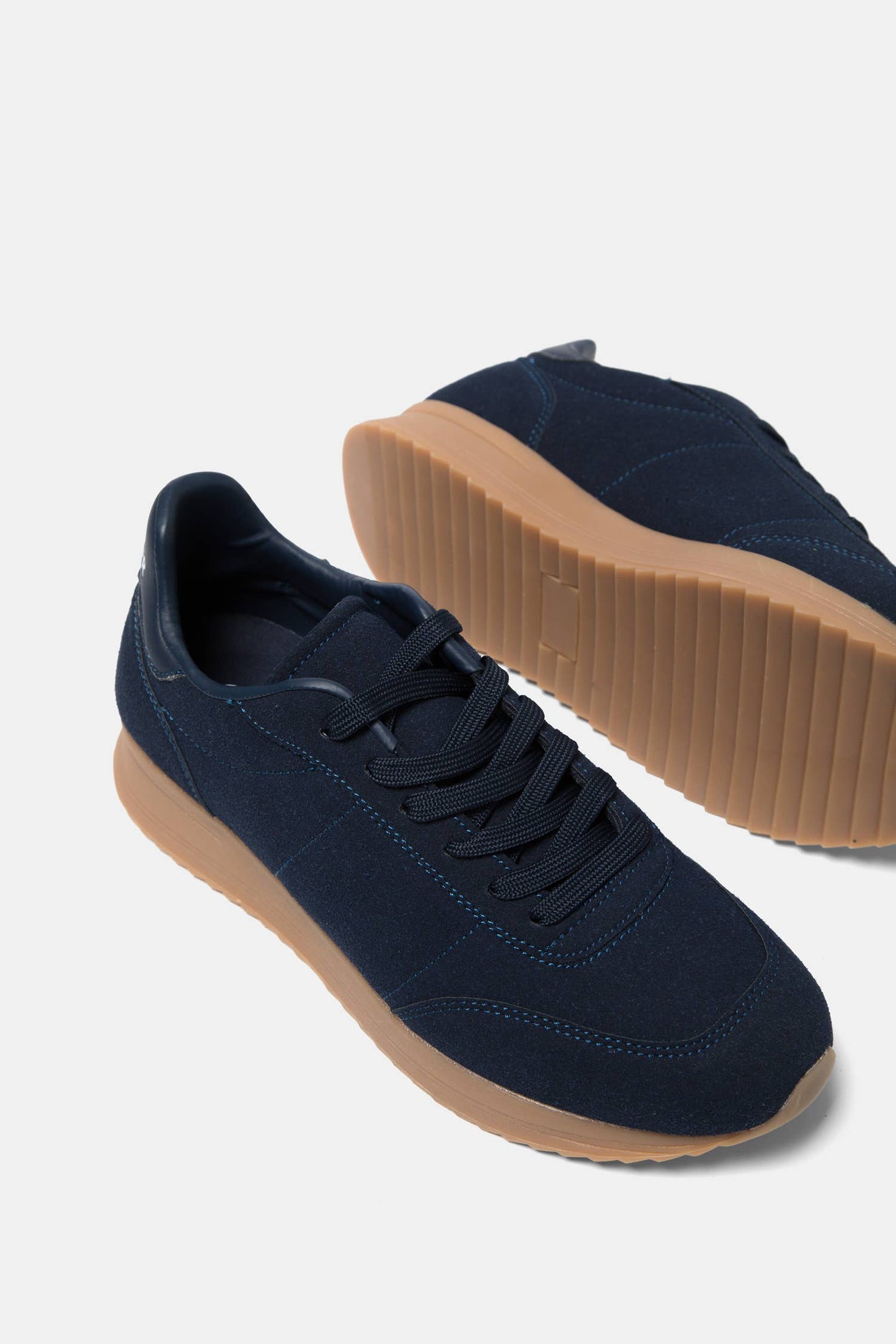 Sneakers bicolori con suola gum