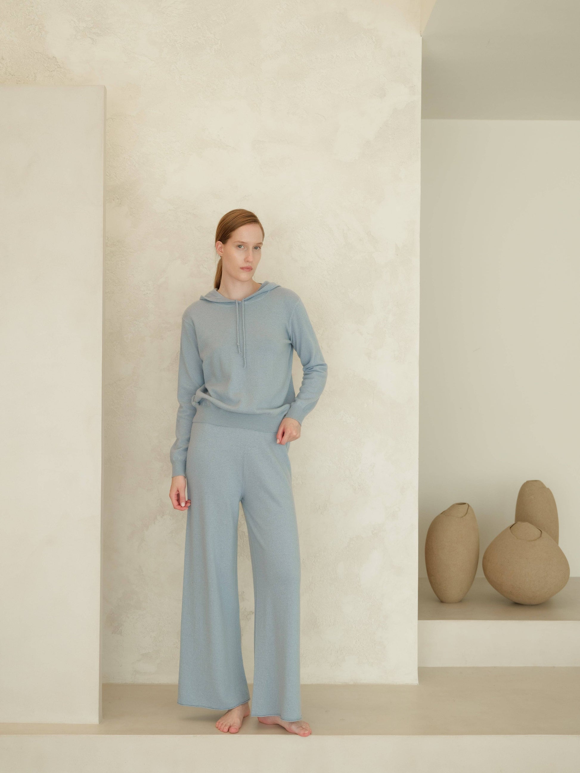 Pantaloni estivi cropped in cotone e lino blu navy