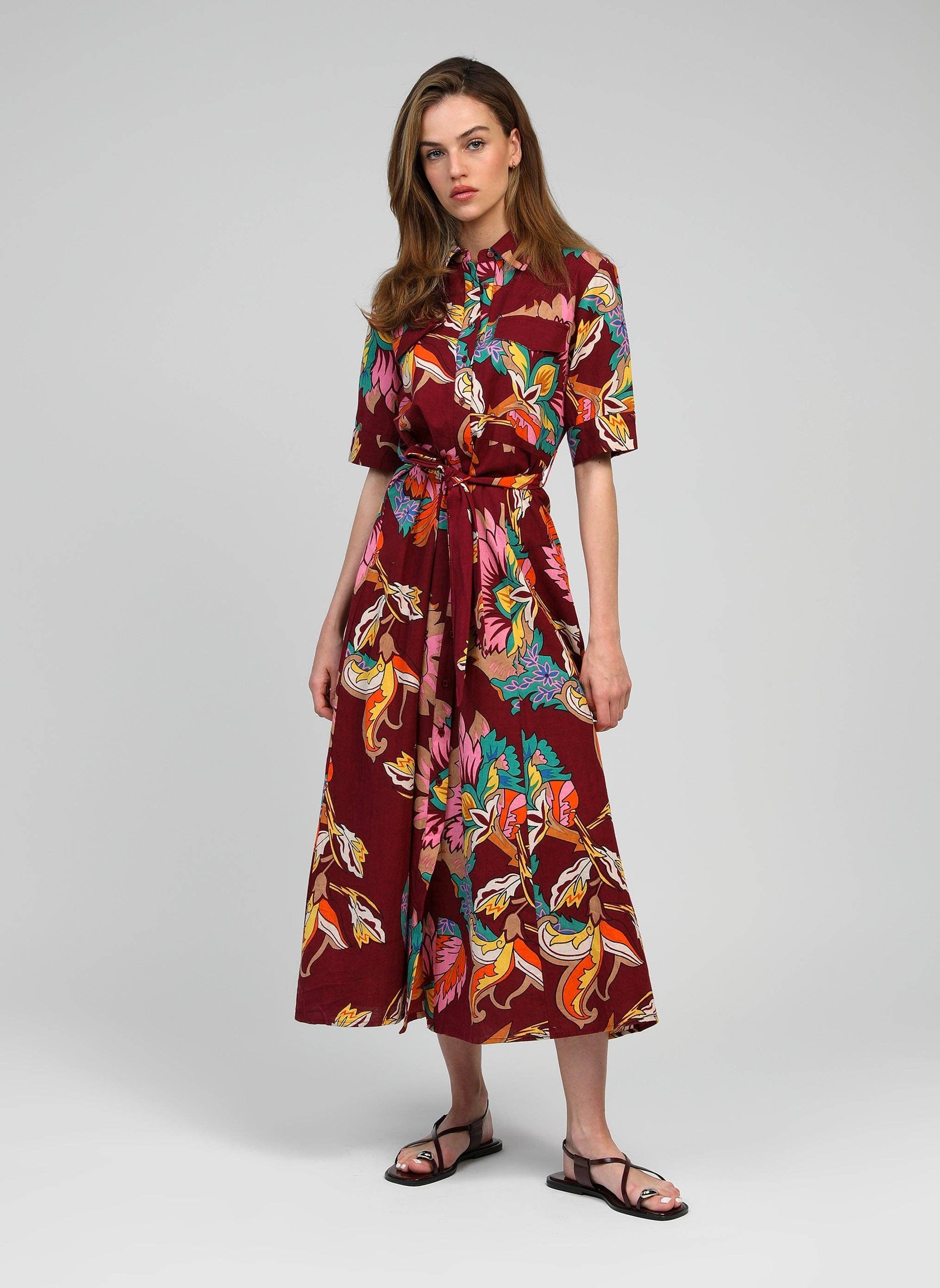 Abito midi in voile di cotone floreale con cintura