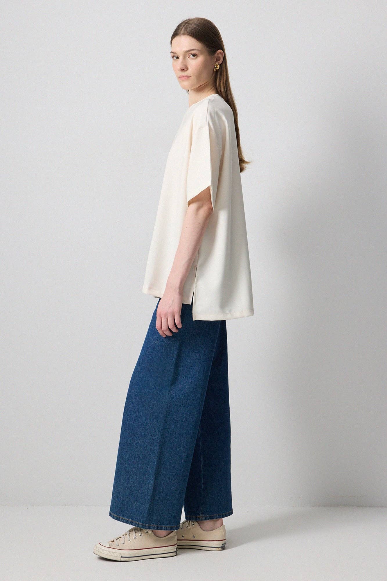 T-shirt in crepe oversize a maniche corte