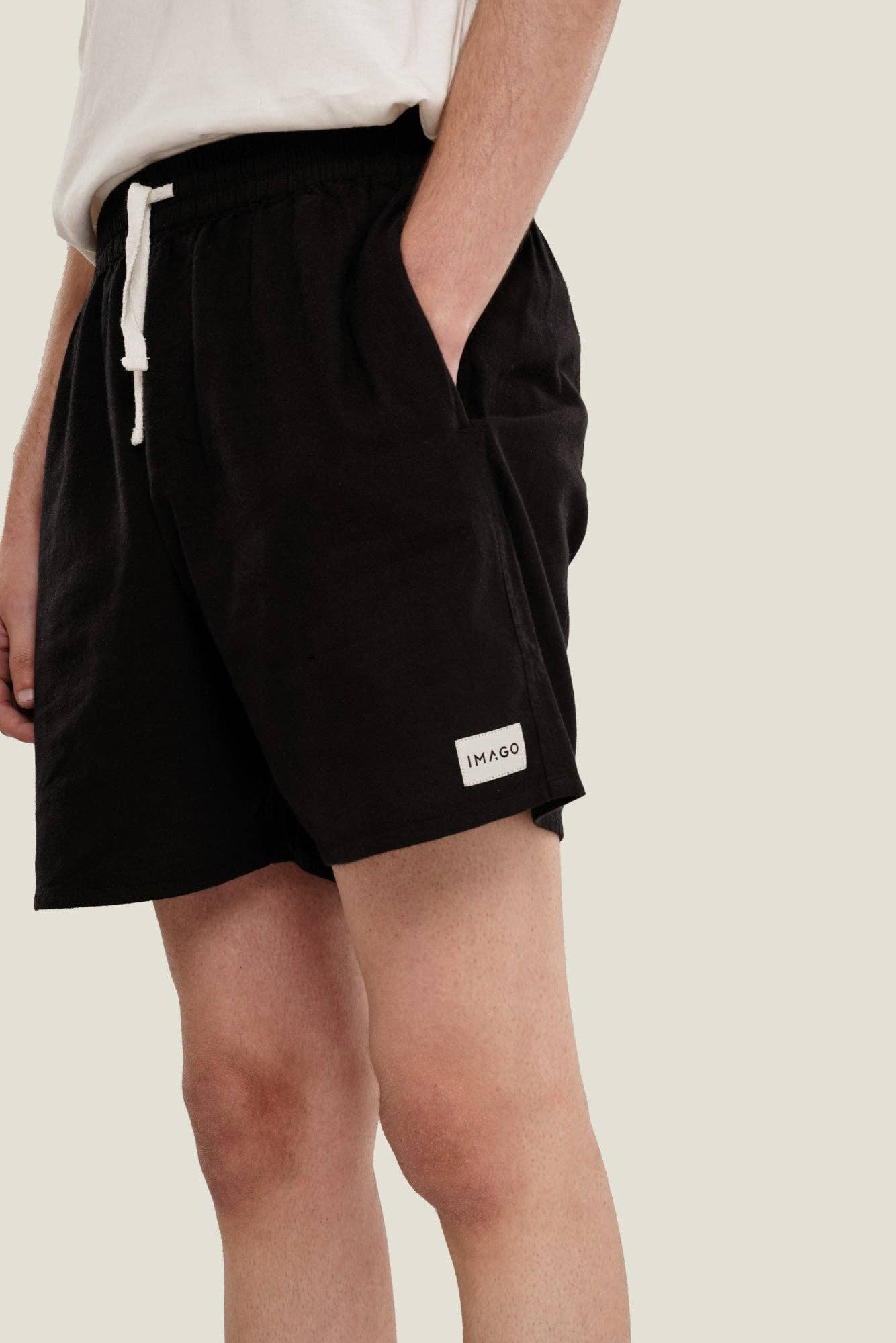 Pantaloncini neri in cotone e lino con vita elastica