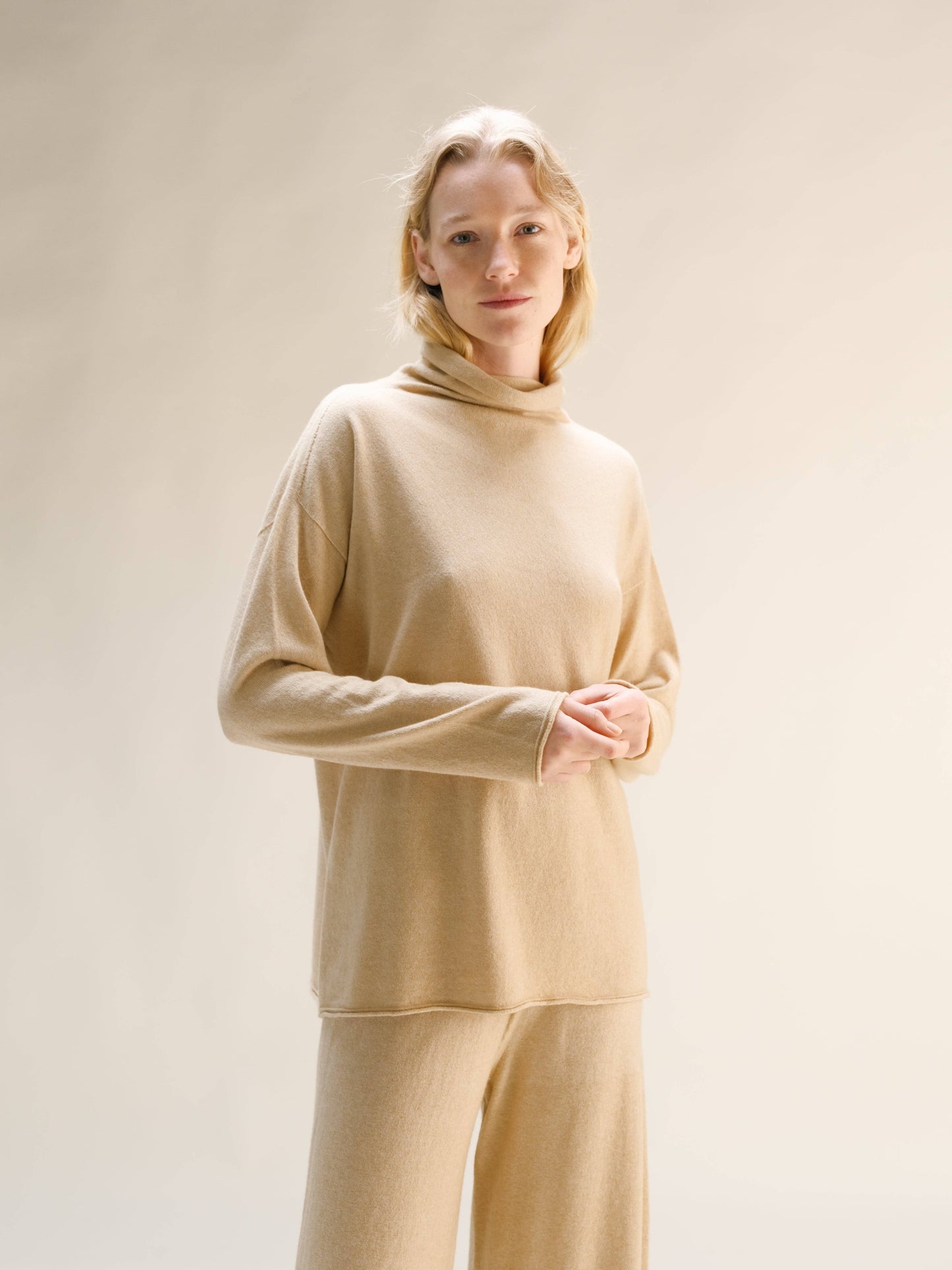 Maglione dolcevita relaxed in misto cashmere 3D knit