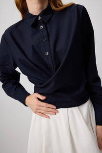 Camicia avvolgente in popeline blu navy in misto cotone